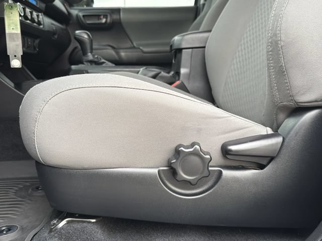 Used 2022 Toyota Tacoma SR AWD/4WD image 19