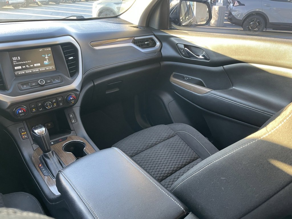 Used 2017 GMC Acadia SLE image 23