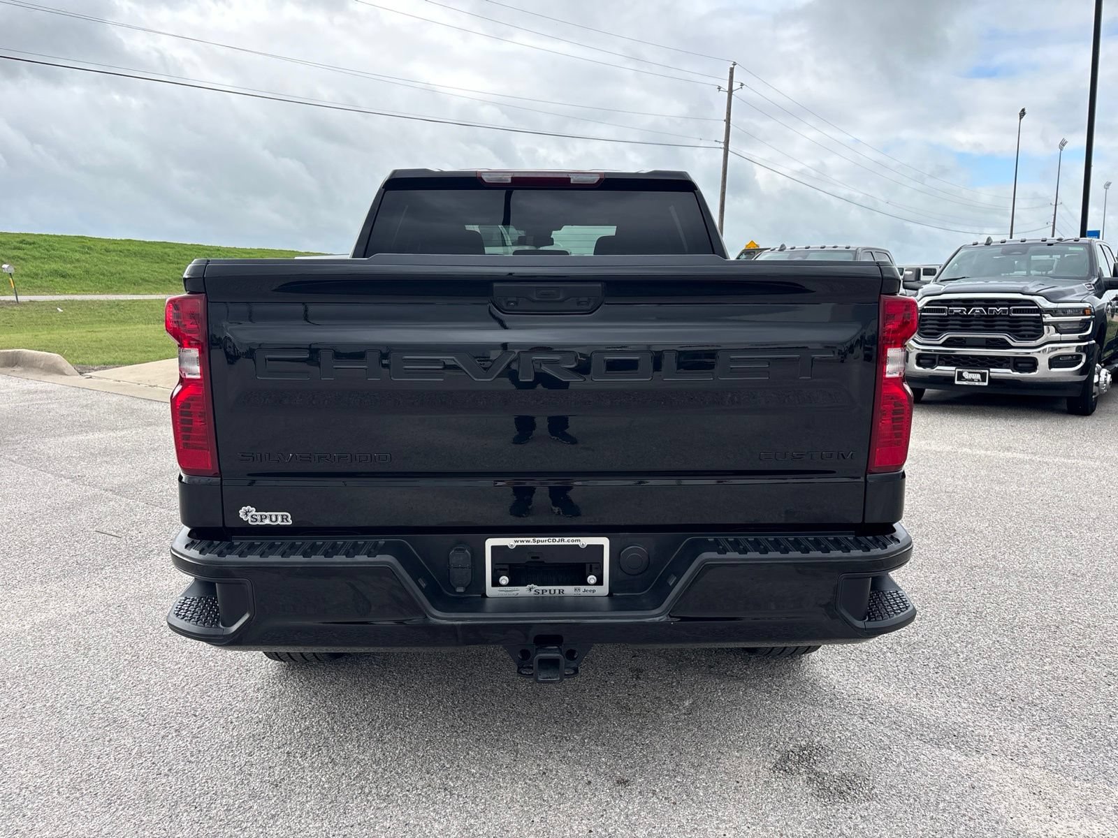 Used 2024 Chevrolet Silverado 1500 Custom w/ LPO, Dark Essentials Package AWD/4WD image 5