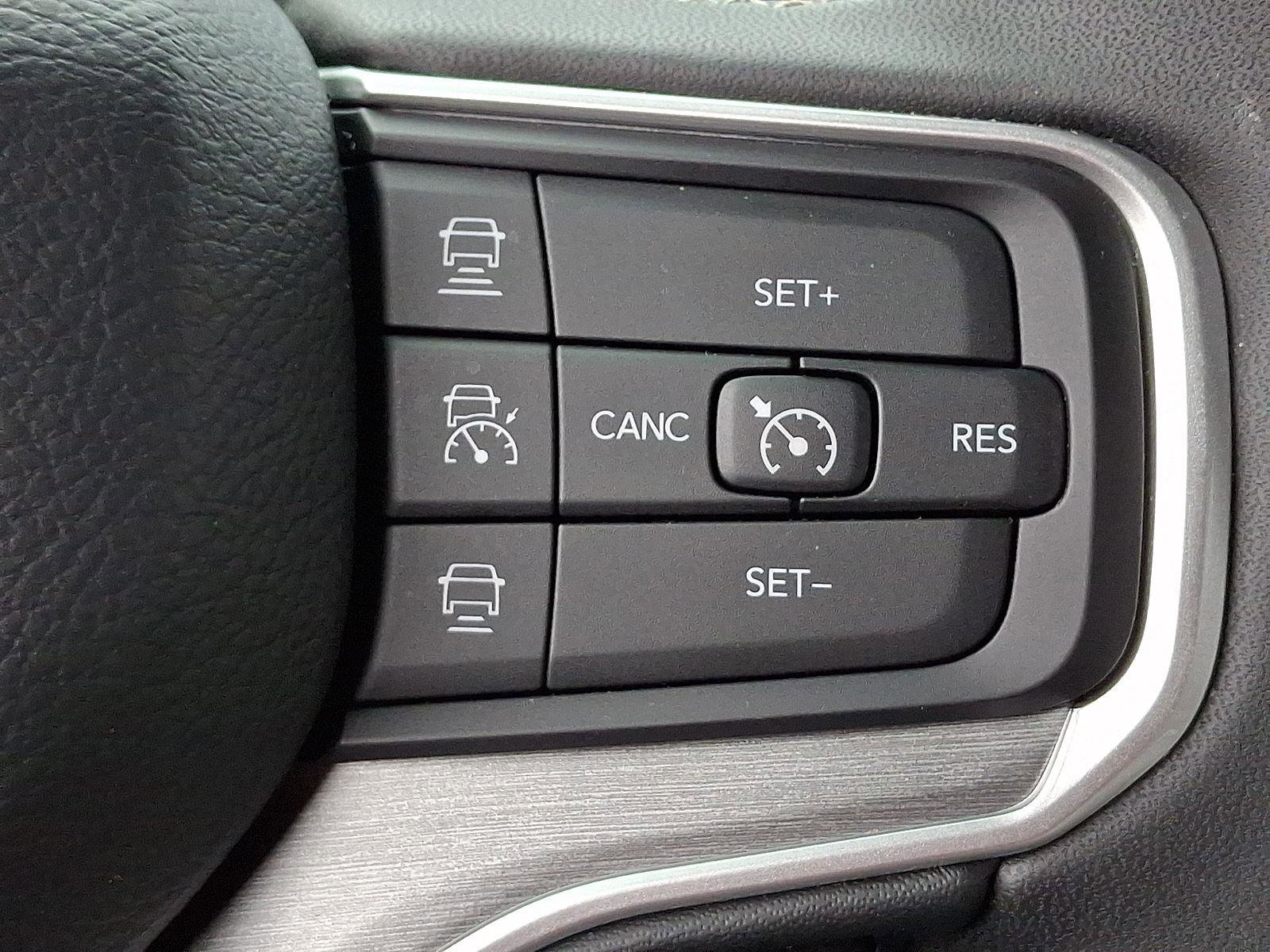 Certified 2025 Jeep Wagoneer 4WD image 25