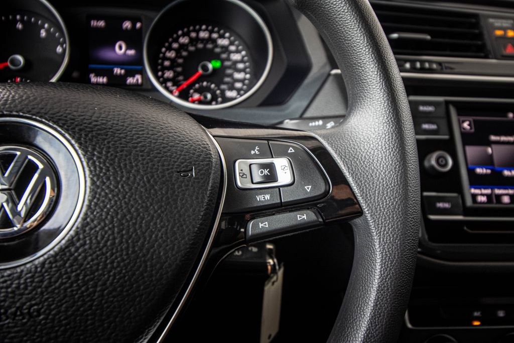 Used 2021 Volkswagen Tiguan S image 33