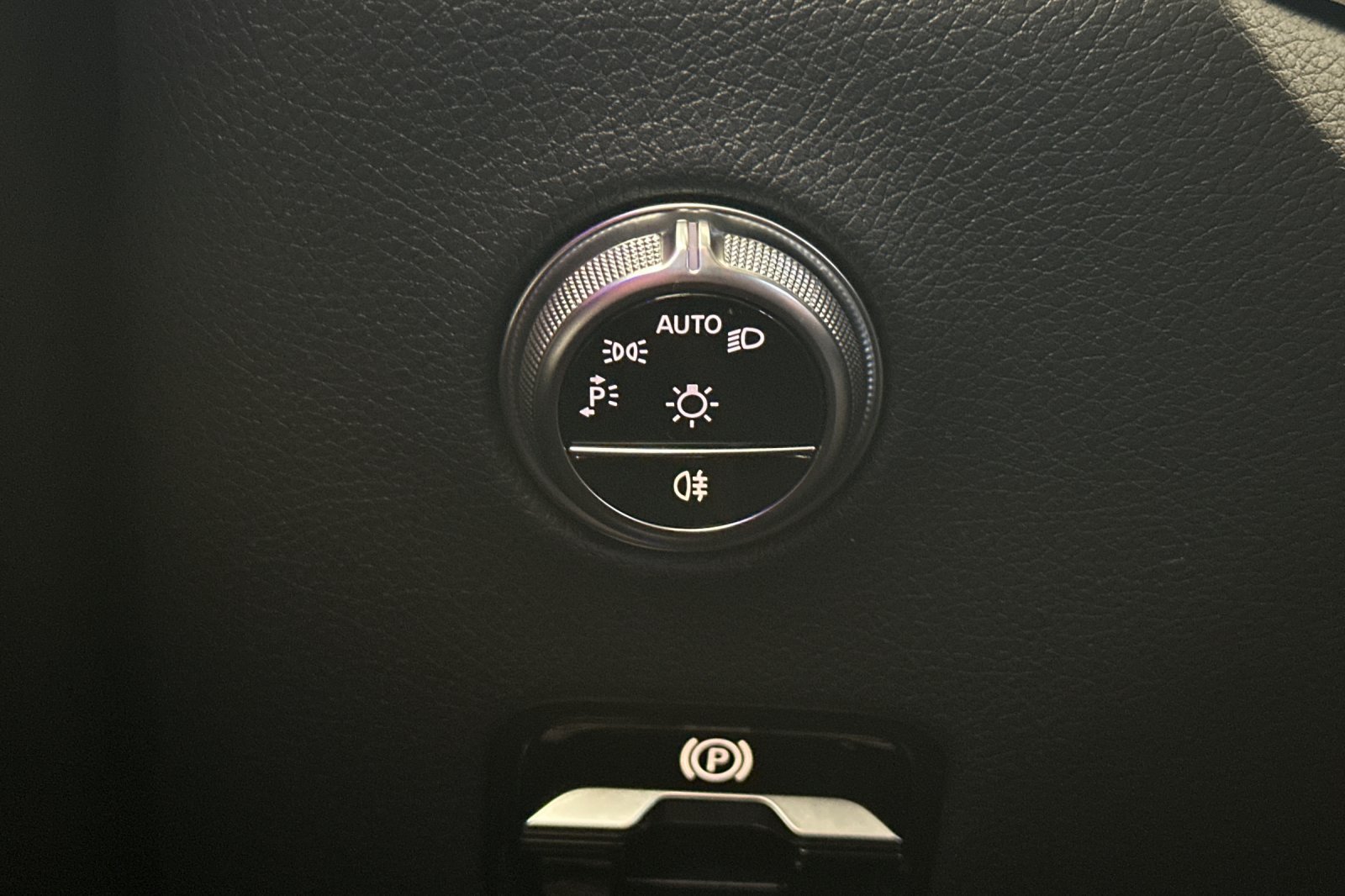 Used 2023 Mercedes-Benz GLC 300 image 37