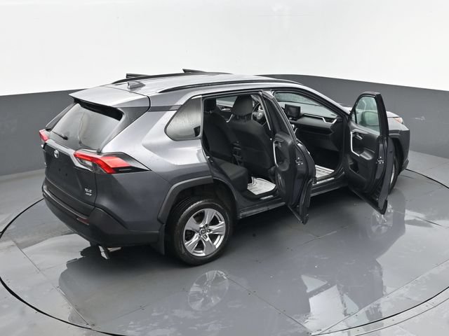 Used 2022 Toyota RAV4 XLE AWD/4WD image 25