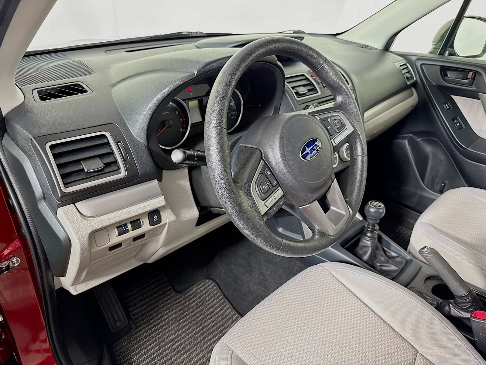 Used 2018 Subaru Forester 2.5i AWD/4WD image 9