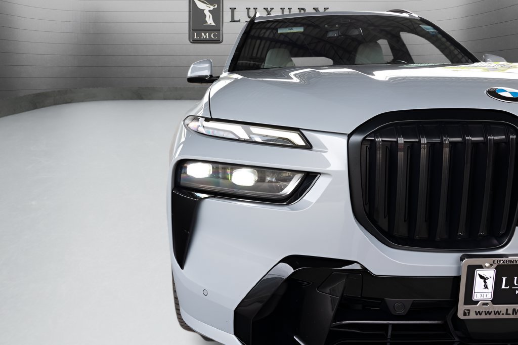 Used 2023 BMW X7 xDrive40i w/ Executive Package AWD/4WD image 14