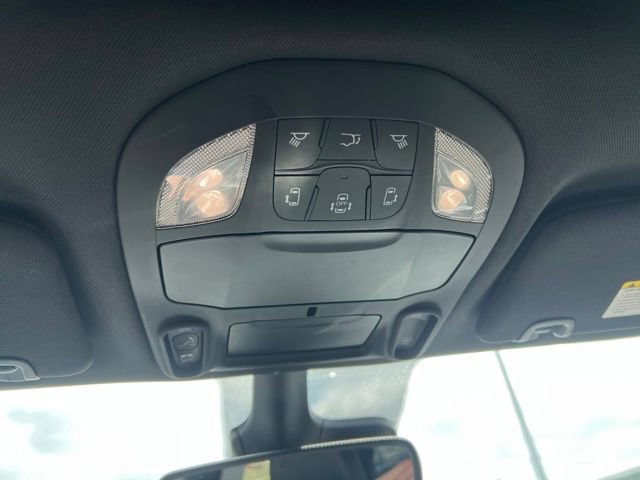 Used 2025 Chrysler Pacifica Limited FWD image 26