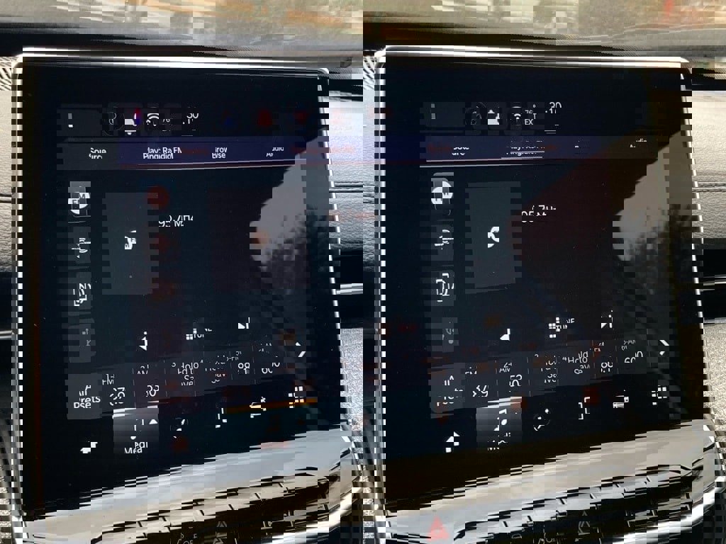 Used 2024 Jeep Compass Latitude image 25