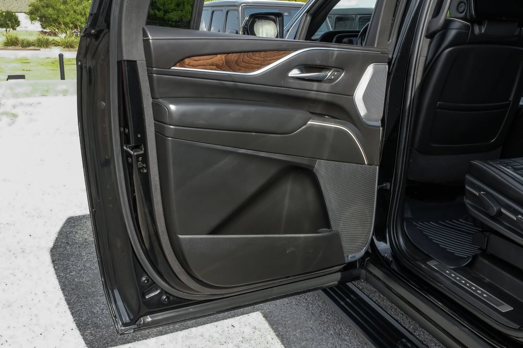 Used 2021 Cadillac Escalade ESV Premium Luxury Platinum AWD/4WD image 56