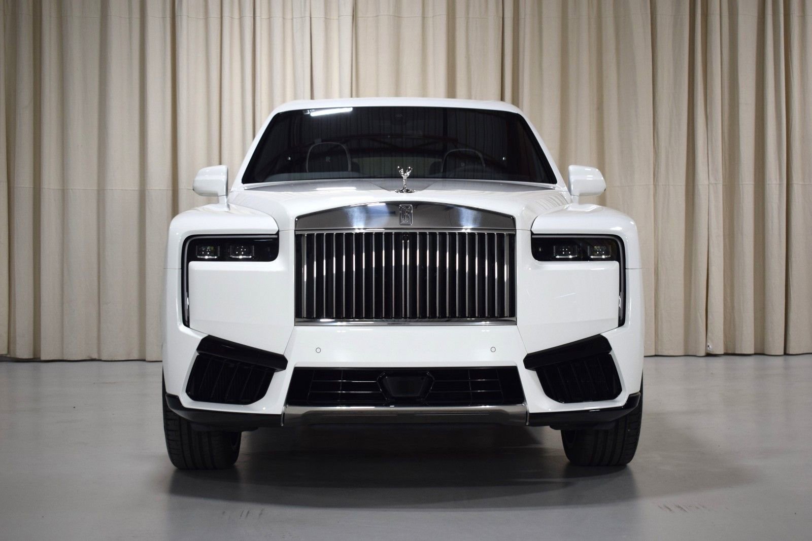 New 2026 Rolls-Royce Cullinan image 9