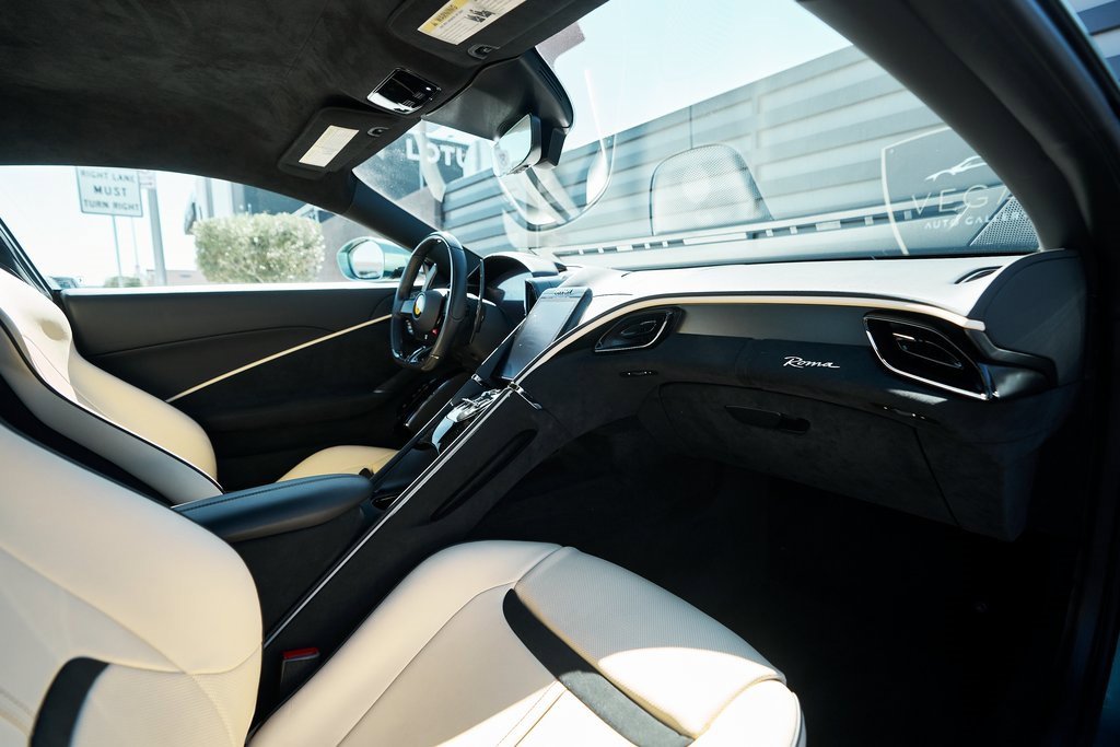 Used 2022 Ferrari Roma Base image 38