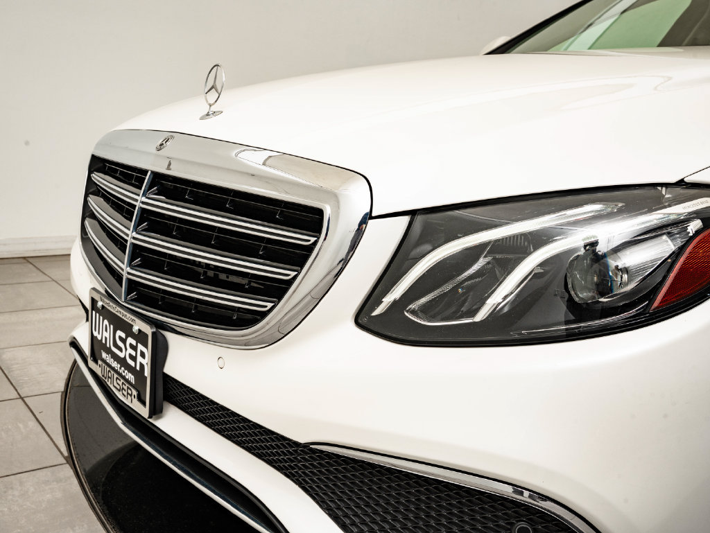 Used 2018 Mercedes-Benz E 400 4MATIC Wagon image 3