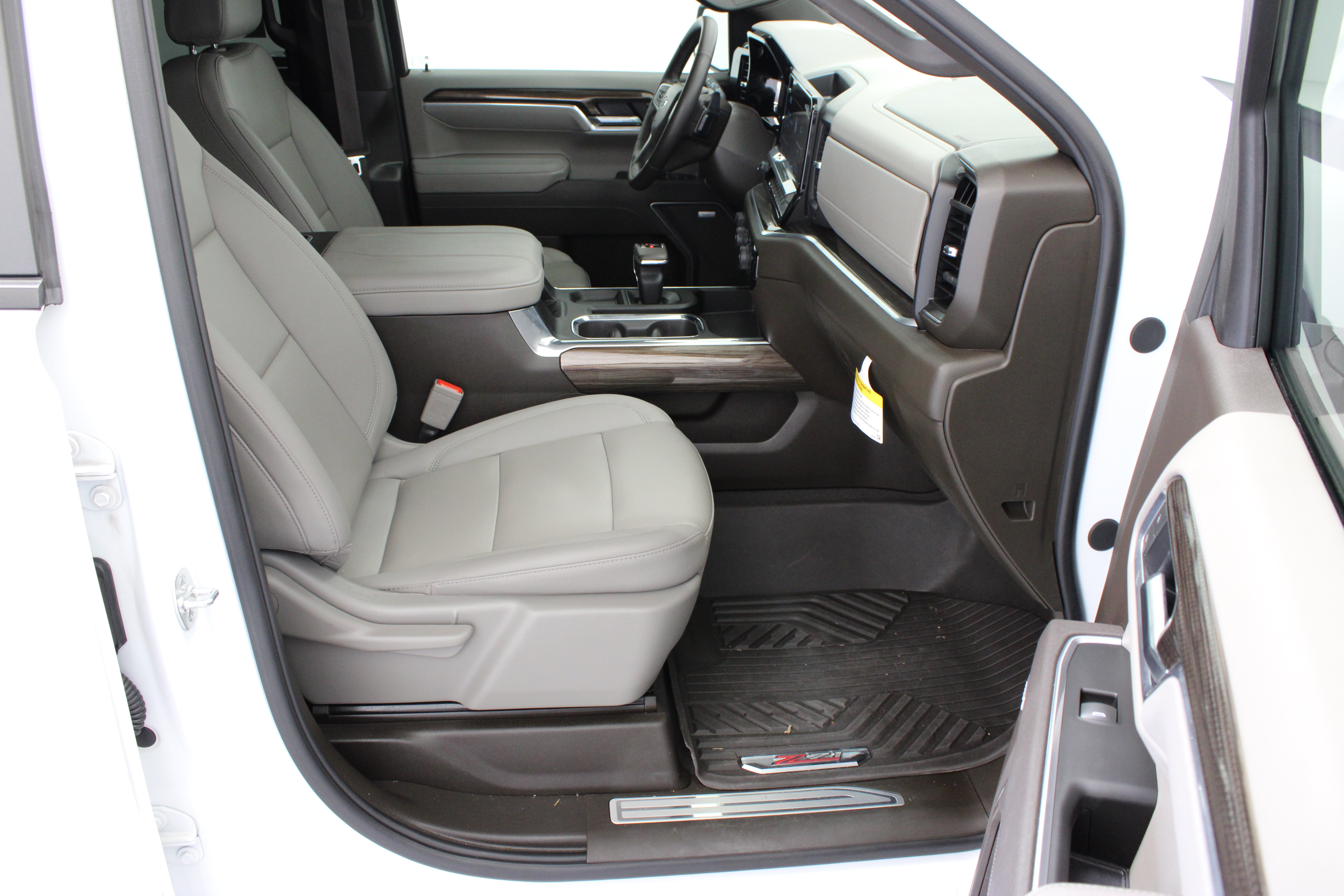 Used 2025 Chevrolet Silverado 1500 RST AWD/4WD image 39
