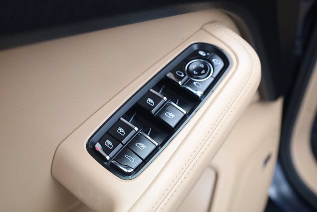 Used 2019 Porsche Macan AWD/4WD image 15