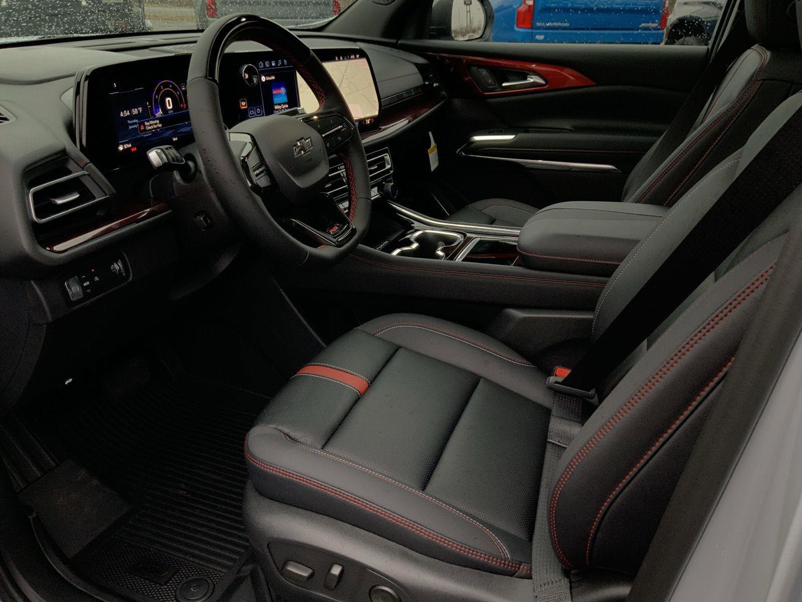 New 2026 Chevrolet Traverse RS w/ LPO, Floor Liner Package image 32