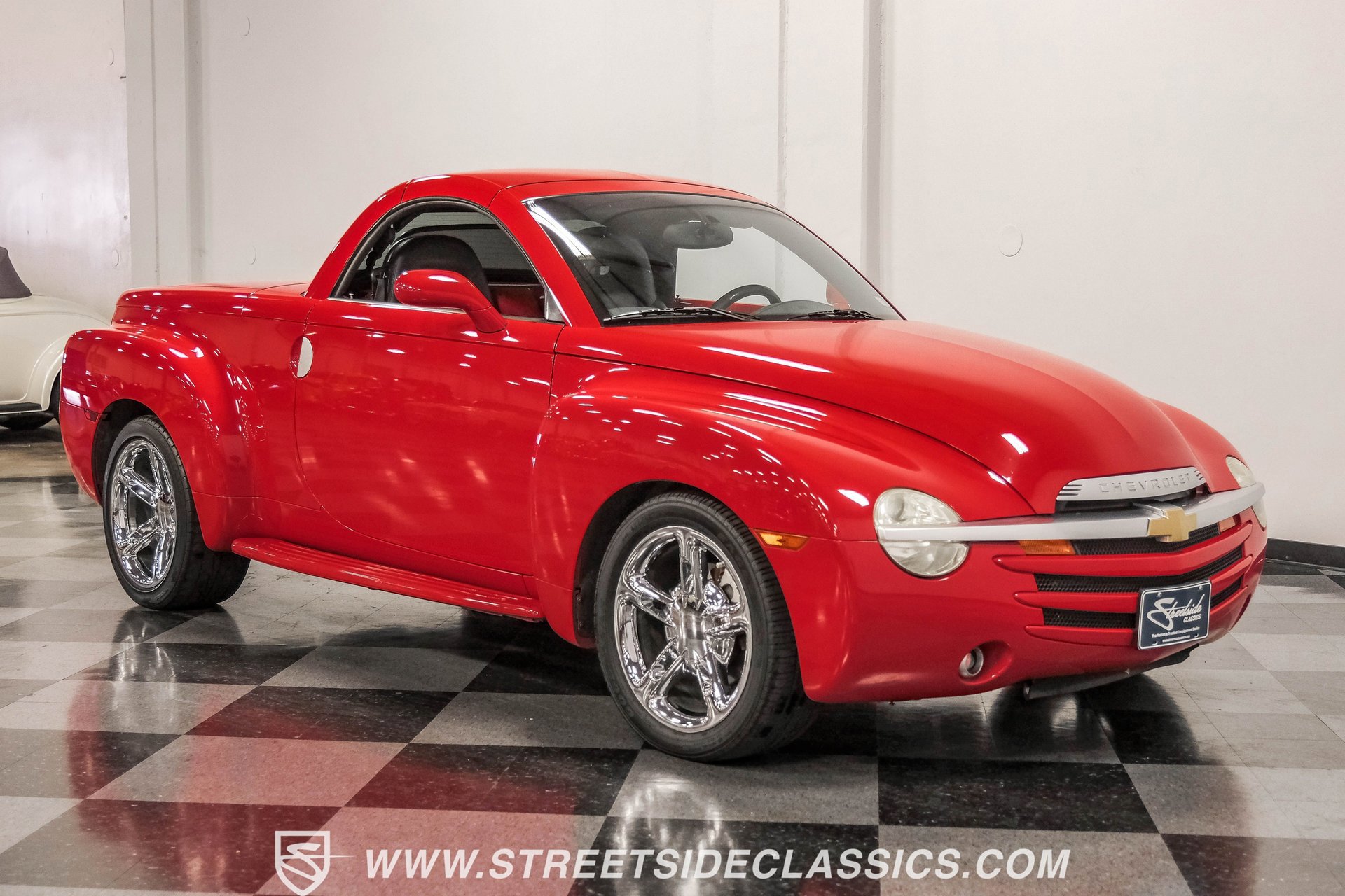 Used 2003 Chevrolet SSR w/ Preferred Equipment Group image 16