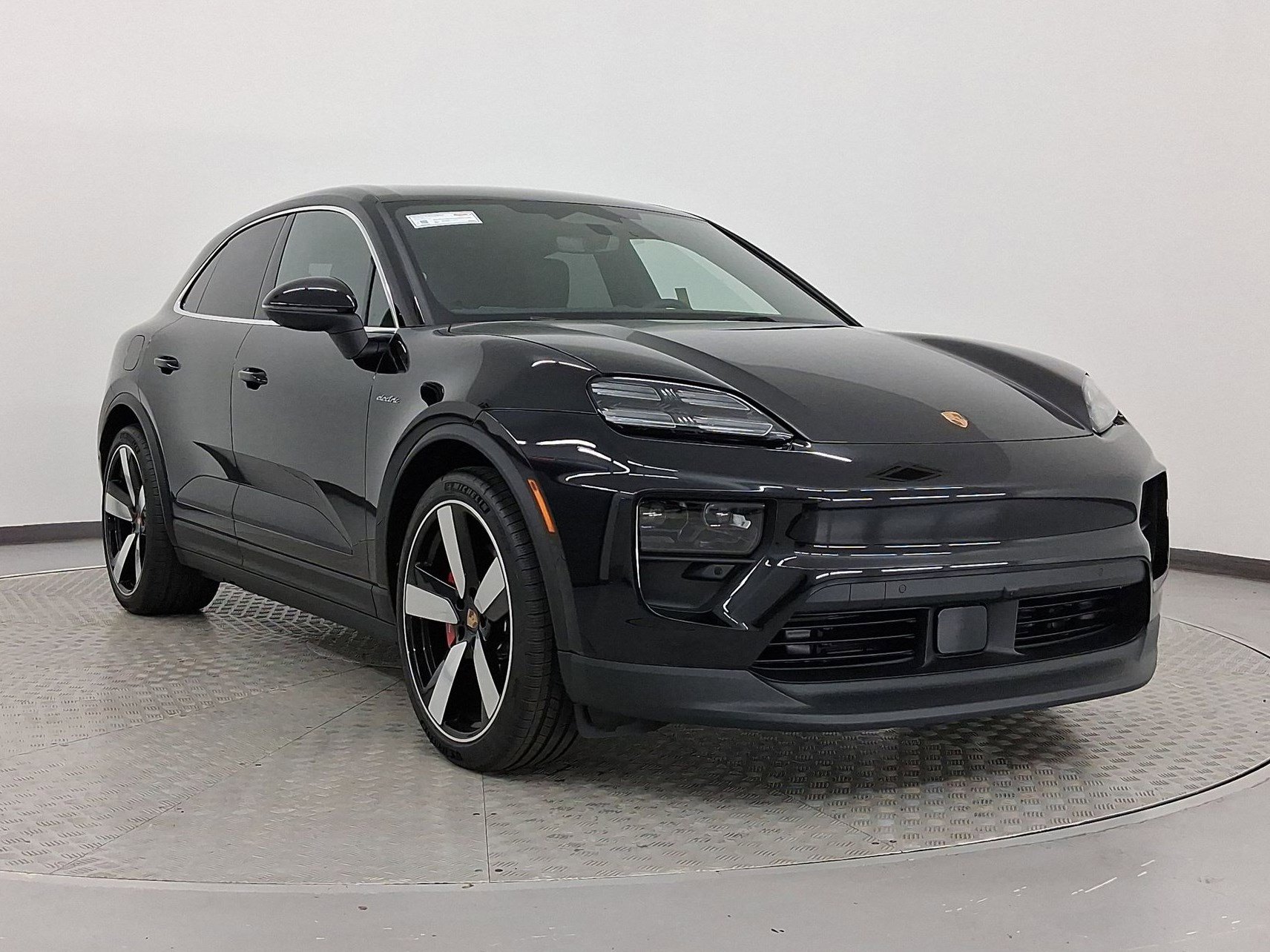 New 2025 Porsche Macan 4S Electric image 7