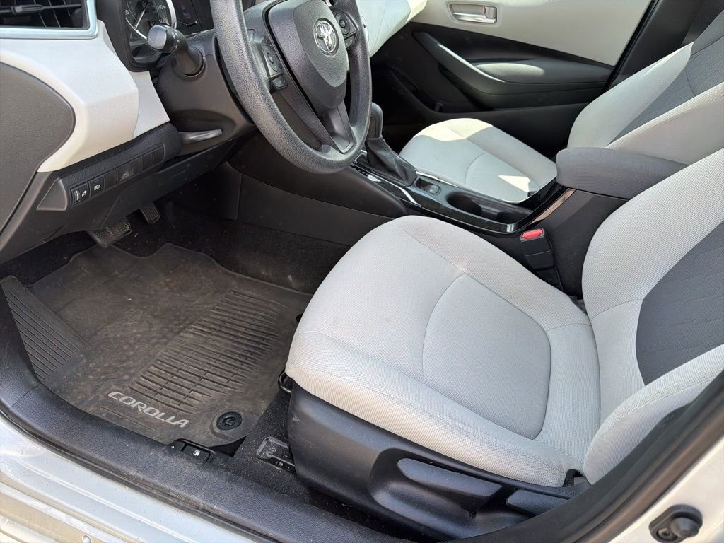 Used 2021 Toyota Corolla LE image 30