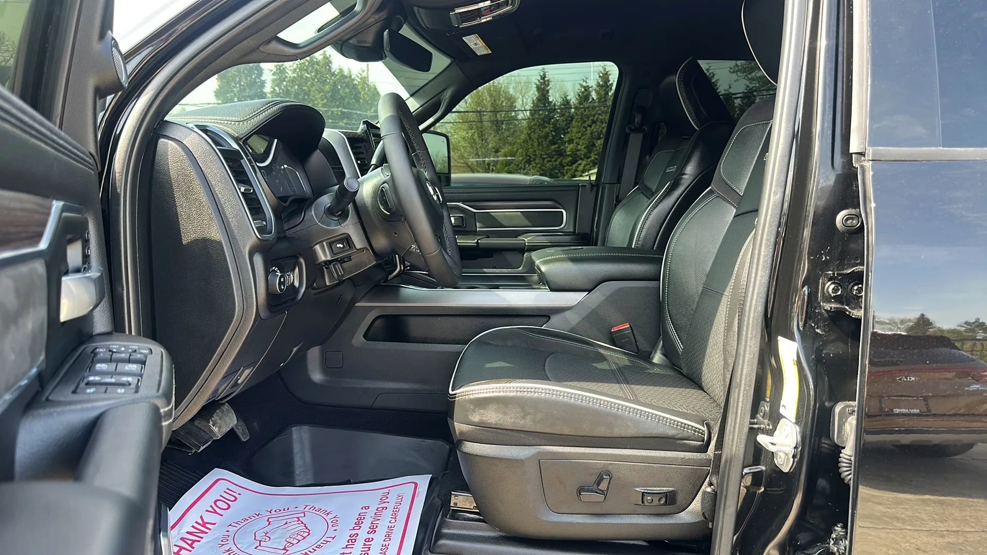 Used 2025 RAM 2500 Laramie AWD/4WD image 18