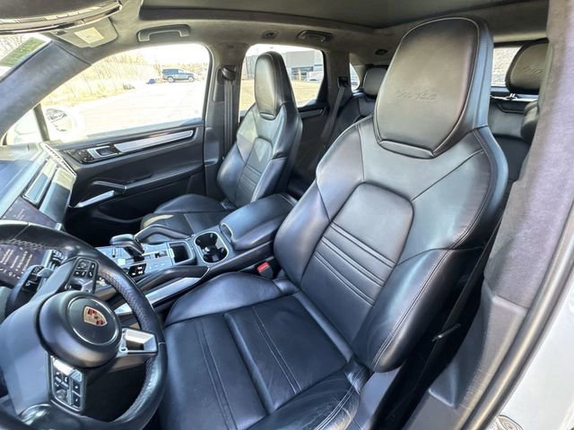 Used 2020 Porsche Cayenne Turbo image 20
