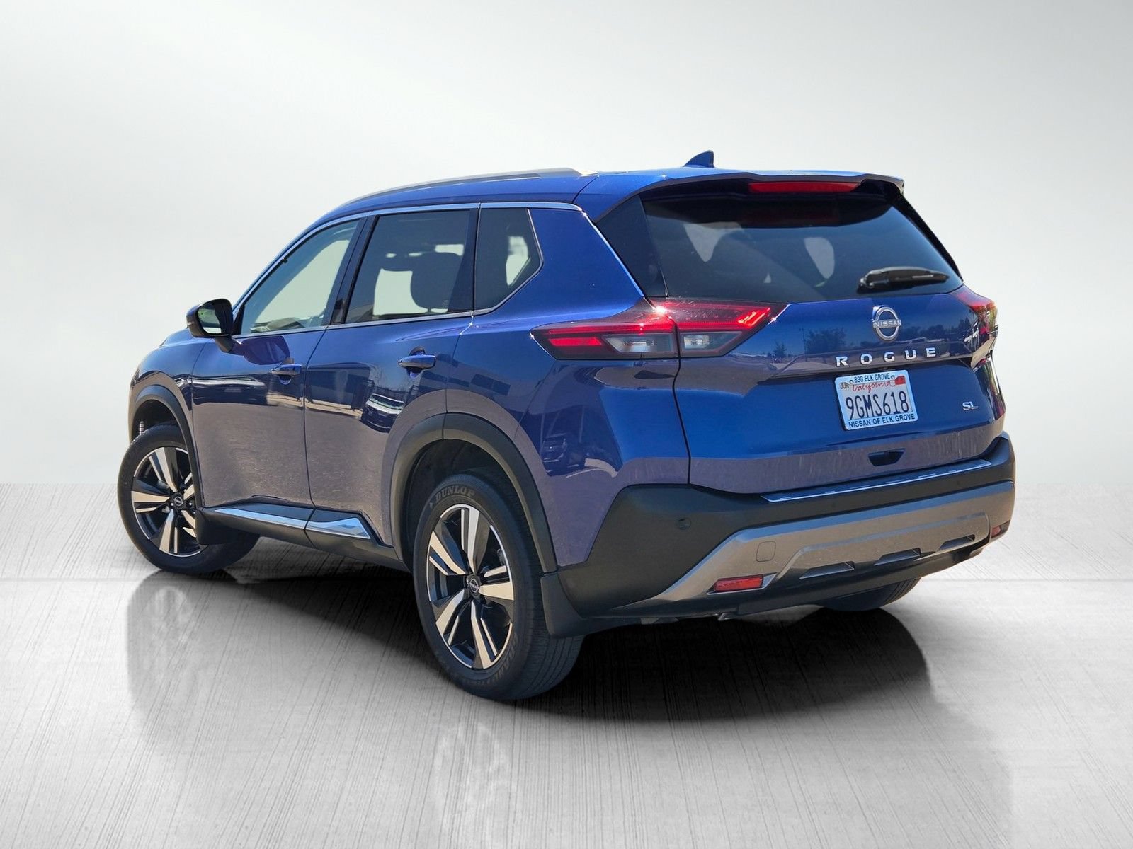 Used 2023 Nissan Rogue SL FWD image 9