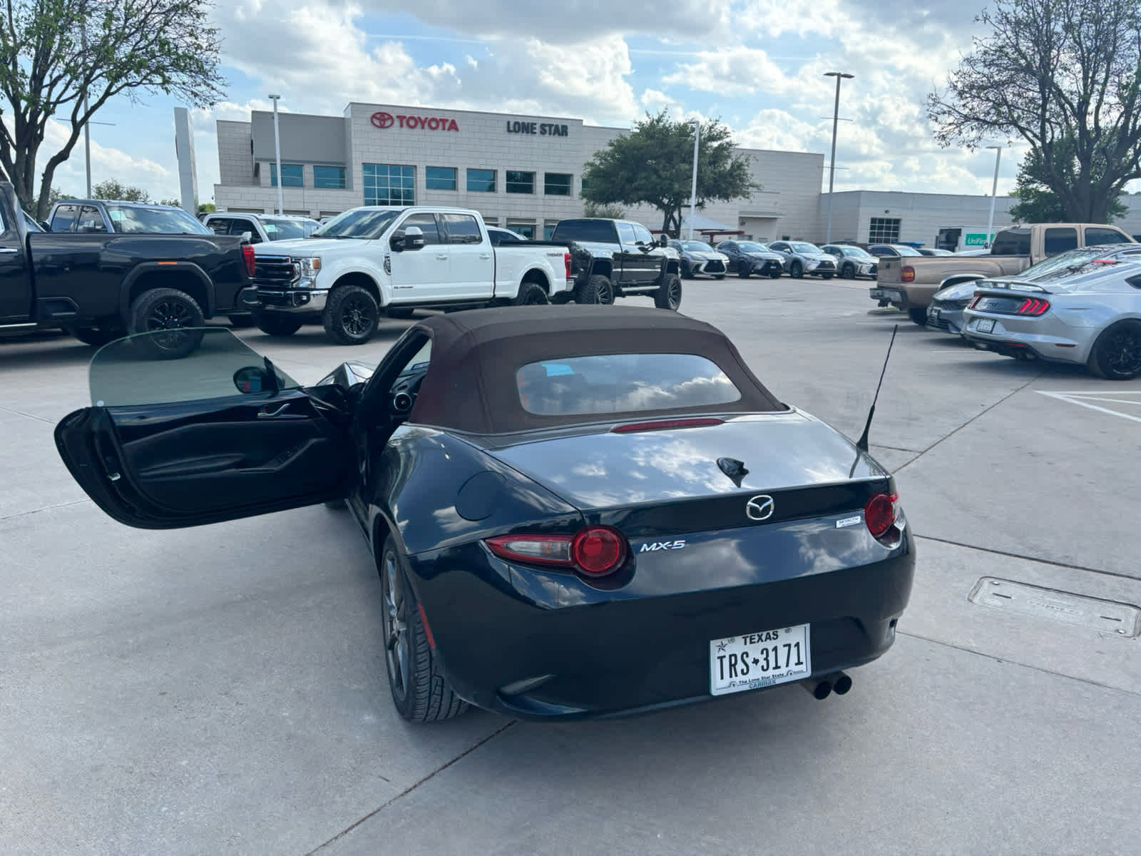 Used 2018 MAZDA MX-5 Miata Grand Touring image 4