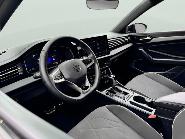 Used 2025 Volkswagen Jetta Sport image 10