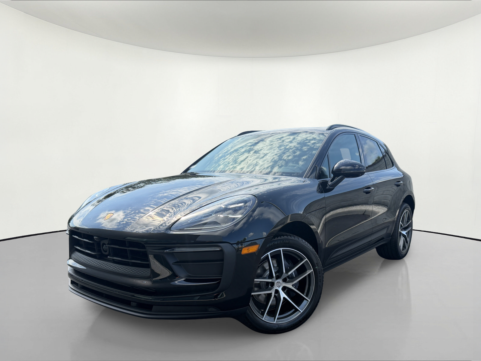 New 2026 Porsche Macan AWD/4WD image 1