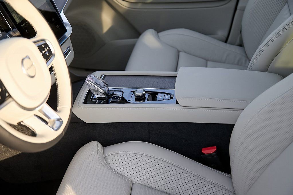 New 2026 Volvo XC90 T8 Ultra w/ Protection Package Premier image 14