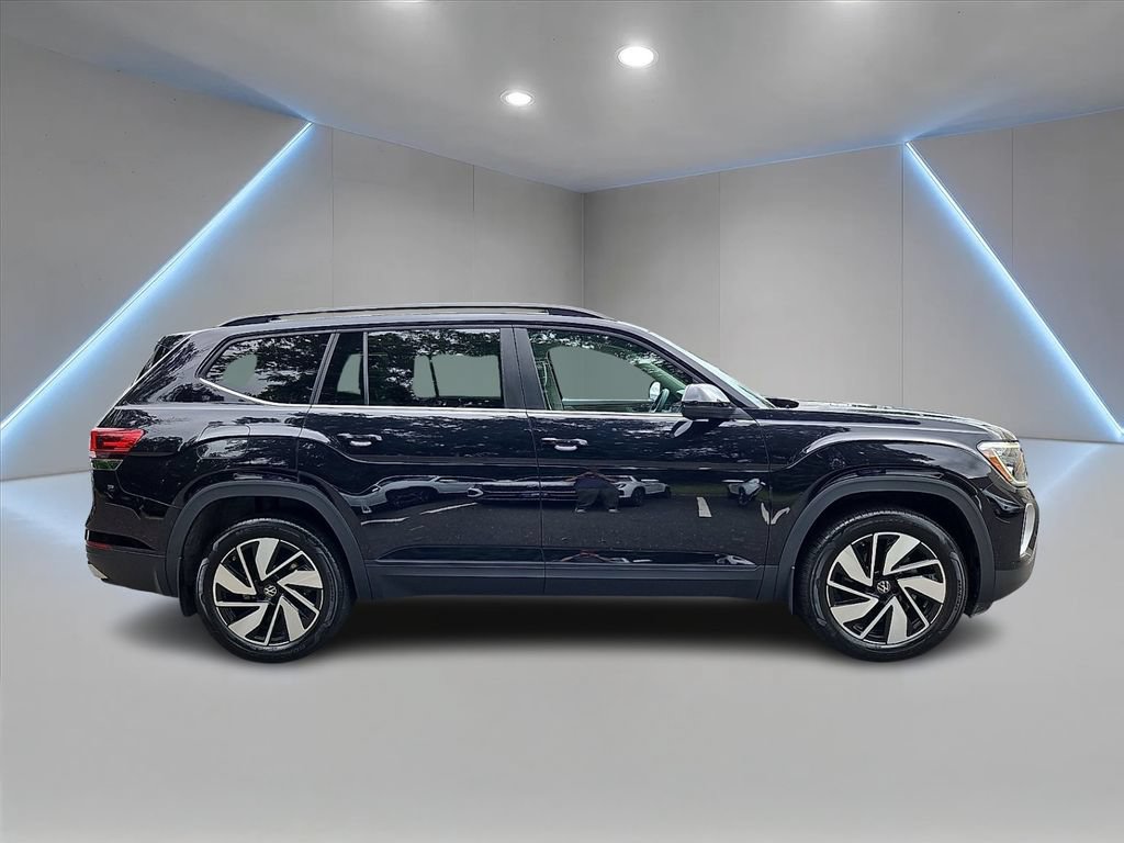 Certified 2024 Volkswagen Atlas SE w/ Panoramic Sunroof Package AWD/4WD image 4