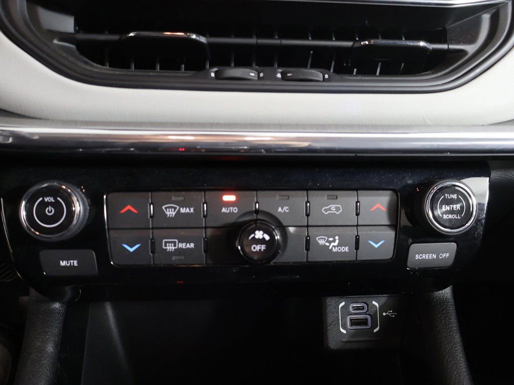 Used 2022 Jeep Compass Limited image 47