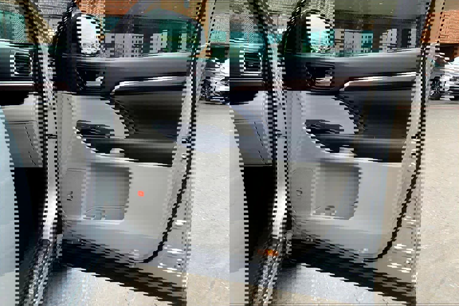 Used 2014 Toyota Highlander Limited AWD/4WD image 22