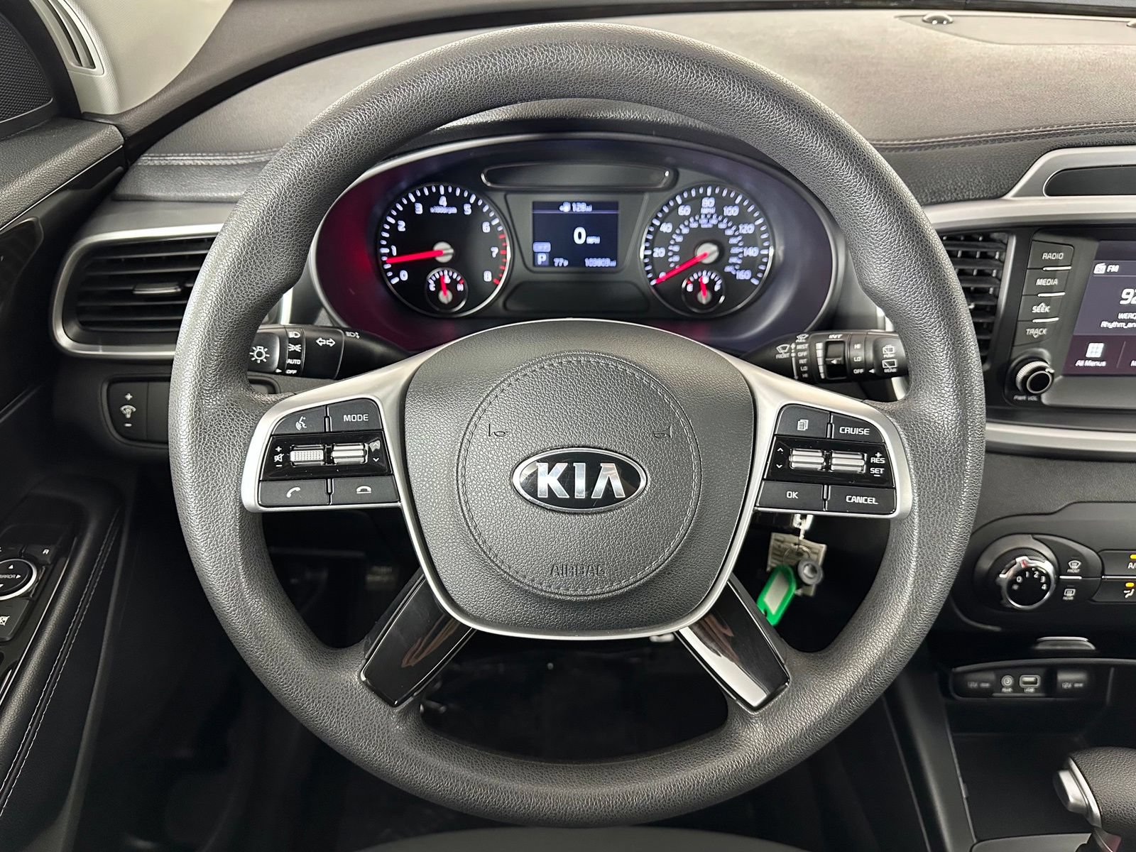 Used 2020 Kia Sorento FWD V6 image 11