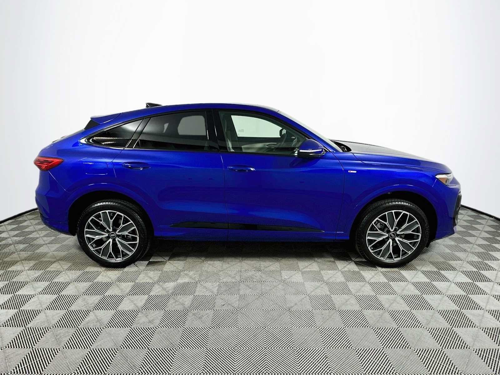 New 2026 Audi Q5 Premium Plus AWD/4WD image 8