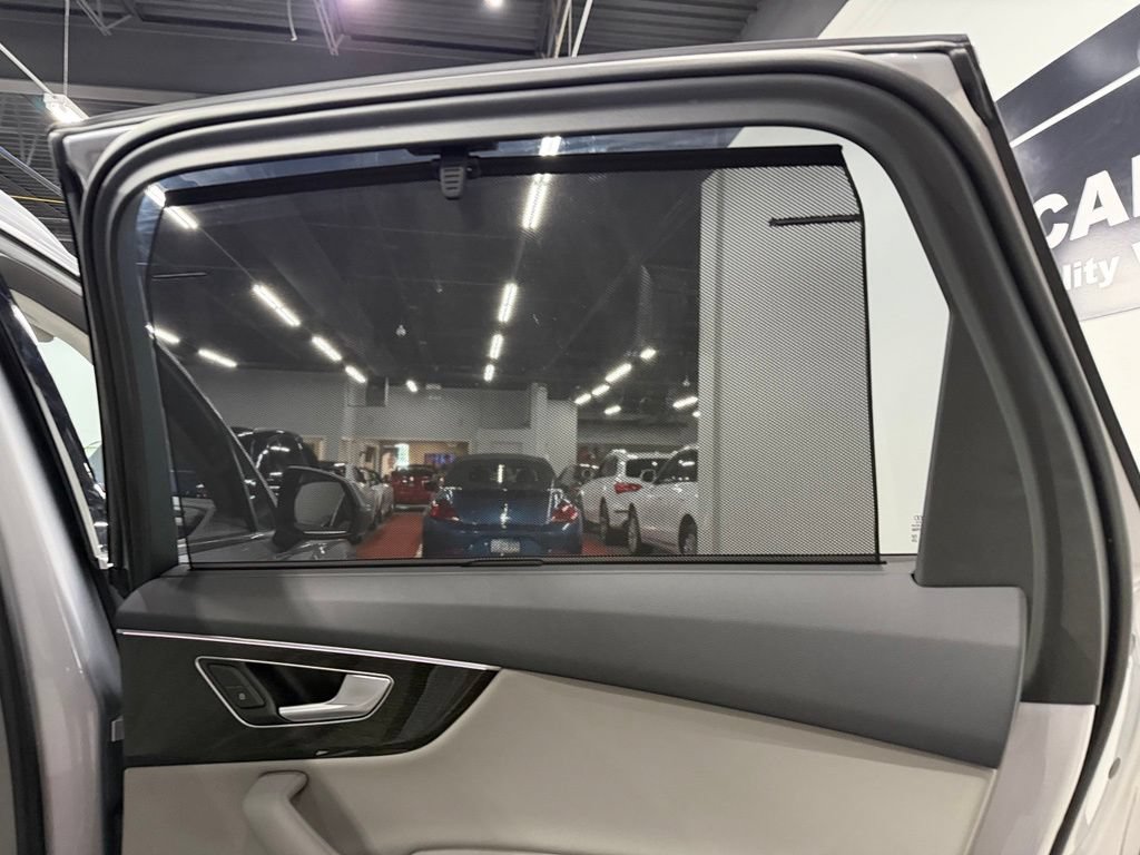 Used 2020 Audi Q7 3.0T Prestige w/ Prestige Package AWD/4WD image 28