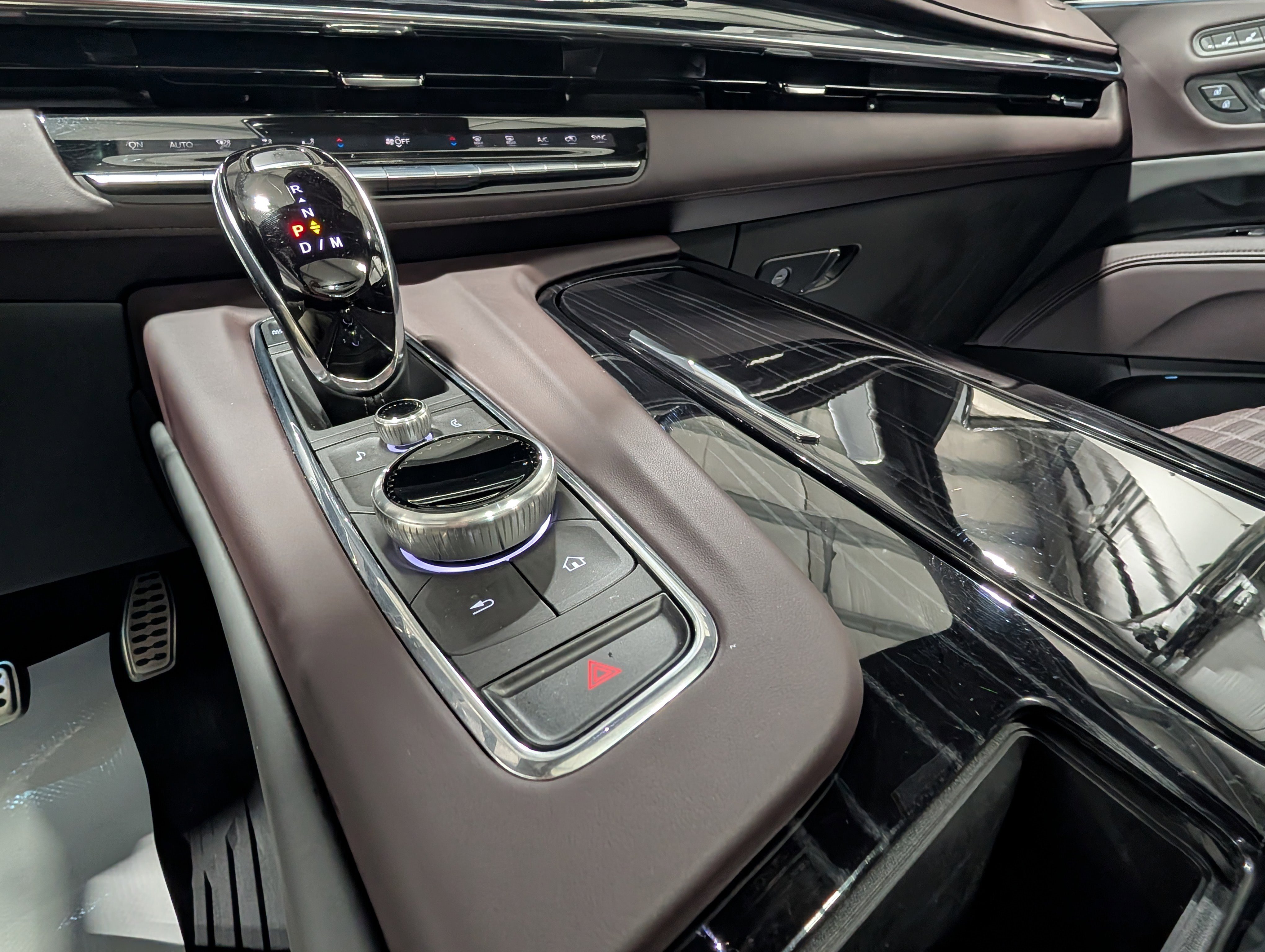 Used 2024 Cadillac Escalade V w/ LPO, ONYX Package AWD/4WD image 28