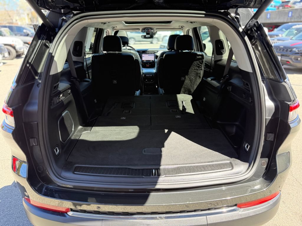 Used 2022 Jeep Grand Cherokee L Limited AWD/4WD image 33