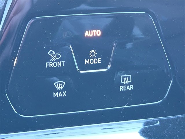 Used 2023 Volkswagen Golf R image 22