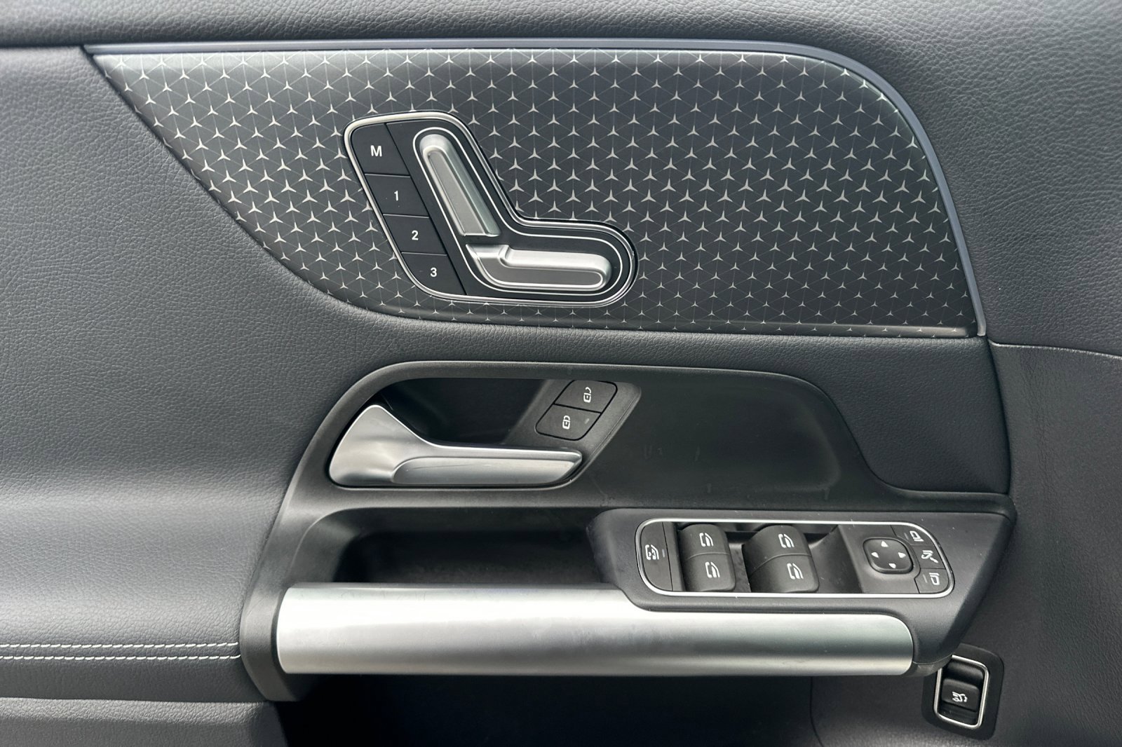 Certified 2025 Mercedes-Benz GLA 250 4MATIC image 11