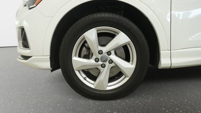 Used 2020 Audi Q3 2.0T Premium w/ Convenience Package image 37