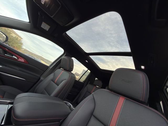 New 2026 Chevrolet Traverse RS w/ LPO, Floor Liner Package FWD image 19