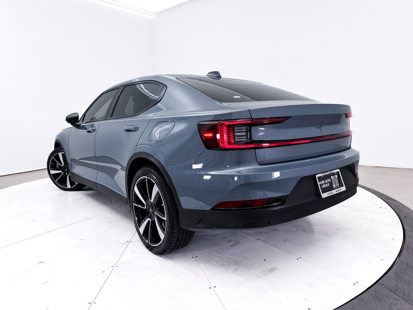Used 2021 Polestar Polestar 2 image 2