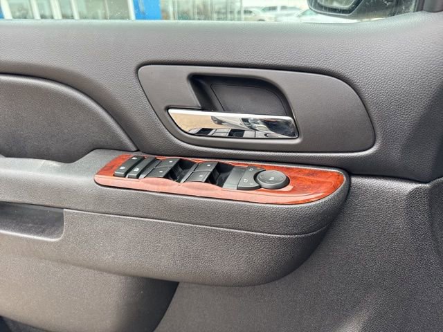 Used 2013 Chevrolet Avalanche LT image 19