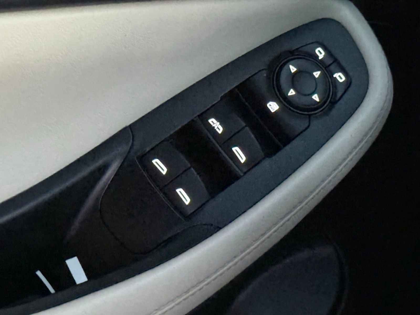 Used 2022 Buick Encore GX Preferred w/ Cold Weather Comfort Package FWD image 33