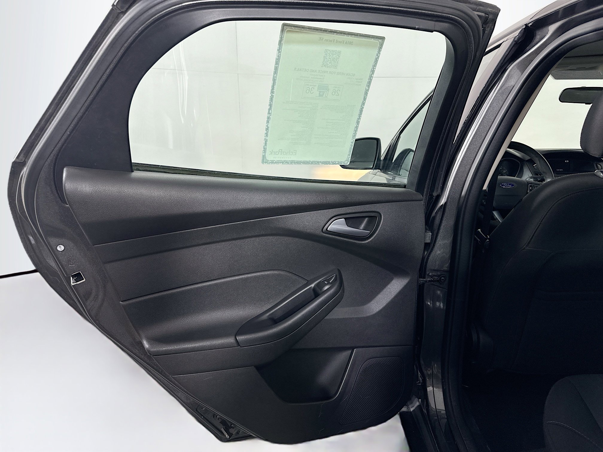 Used 2016 Ford Focus SE image 24