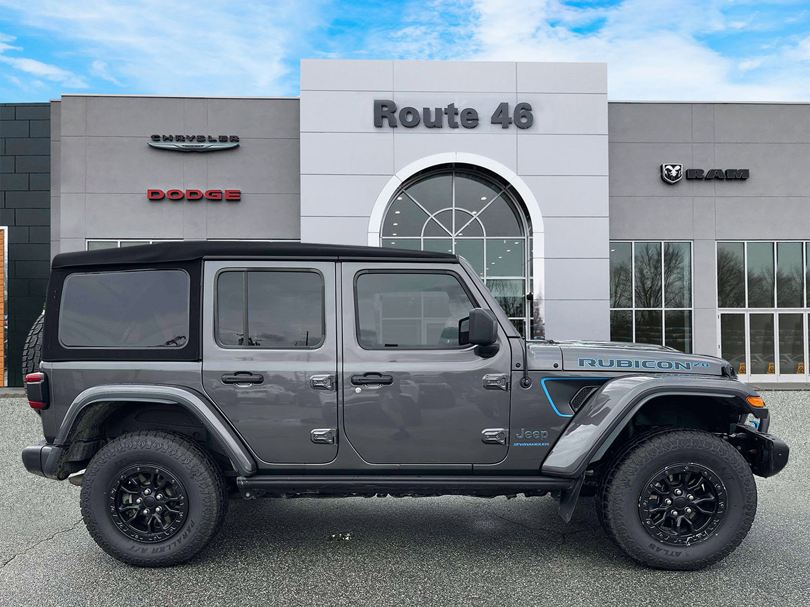 Used 2023 Jeep Wrangler Unlimited Rubicon 4xe AWD/4WD image 6