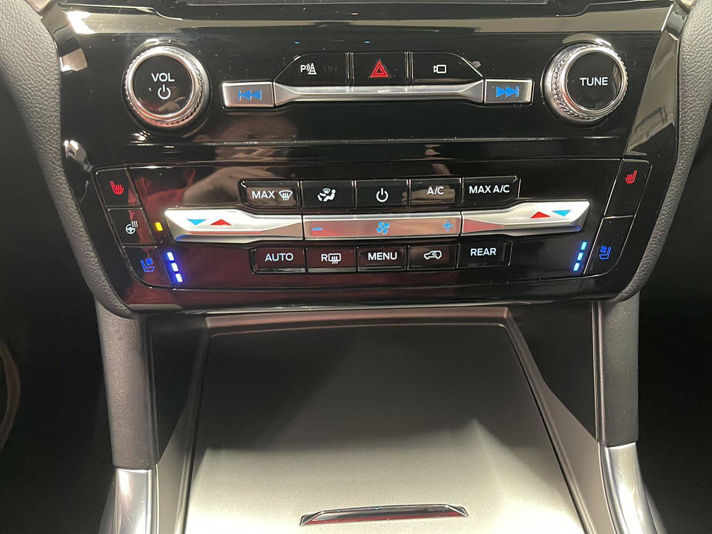 Used 2023 Ford Explorer Limited image 20