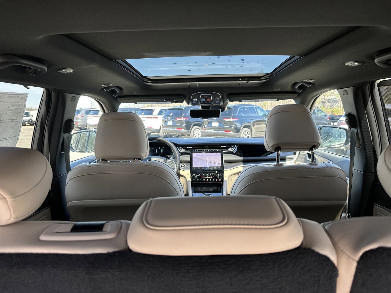 New 2024 Jeep Grand Cherokee Limited 4xe w/ Luxury Tech Group II AWD/4WD image 26