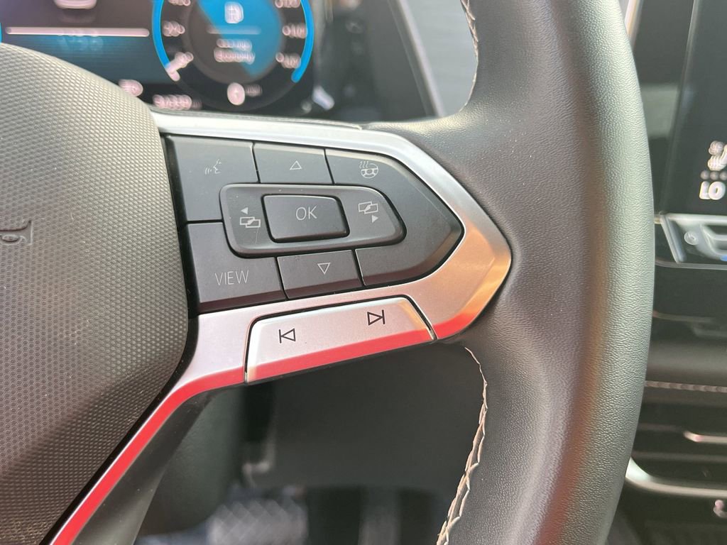 Used 2025 Volkswagen Atlas Cross Sport SE FWD image 21
