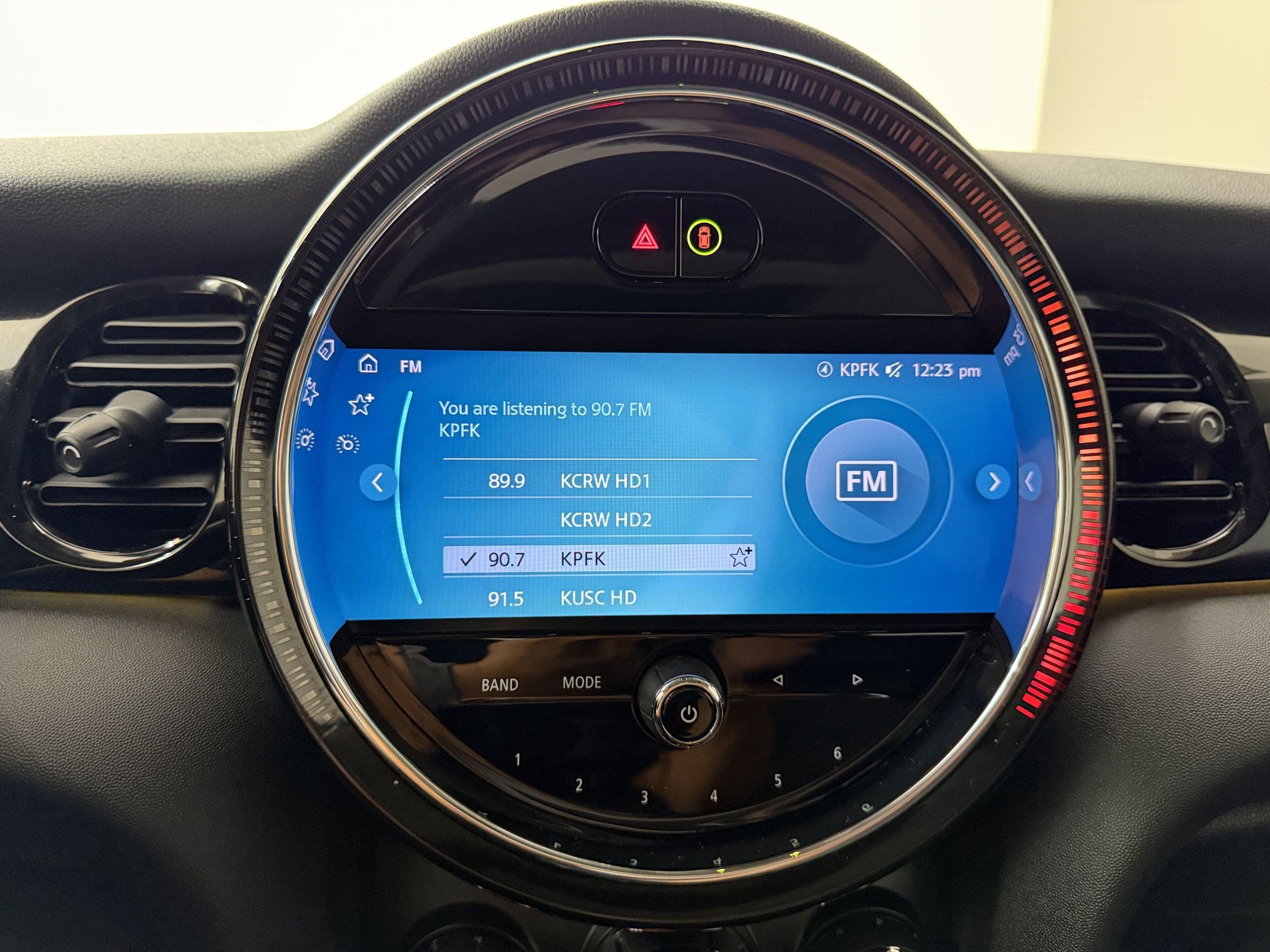Certified 2024 MINI Cooper SE FWD image 22