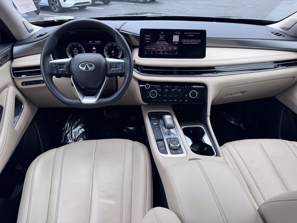 Used 2023 INFINITI QX60 Luxe w/ Performance Audio Package FWD image 5